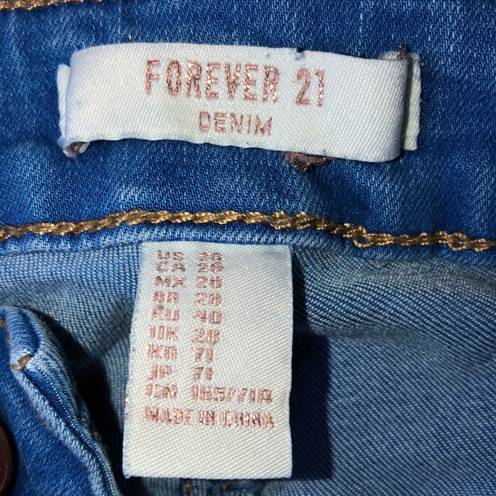 Jeans - Picture 2 of 4